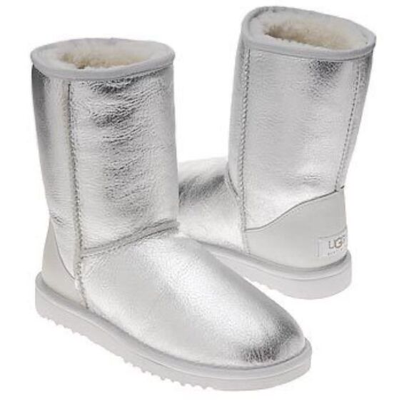 New UGG Classic Short "Iridescent" Silver Metallic Shearling Boots Size 7 - Picture 1 of 13